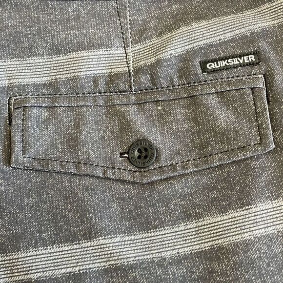 NWOT Quiksilver Charcoal Gray Stripe Amphibian Board Shorts Swim Trunks - Size 2 - Picture 6 of 8